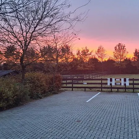 De Raamberg 住宿加早餐酒店 Zundert
